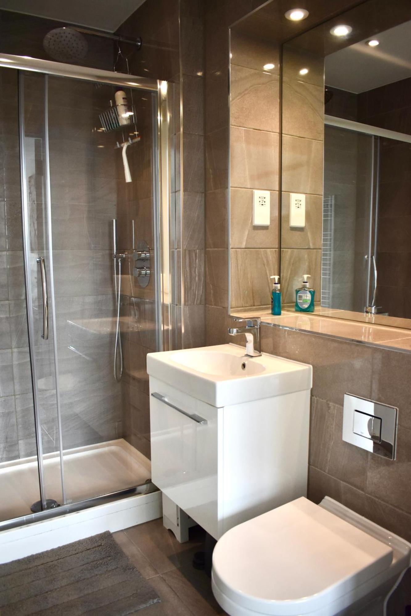 Balcony High End 2-bed Flat In Camberwell For 6 Long Term Appartamento *